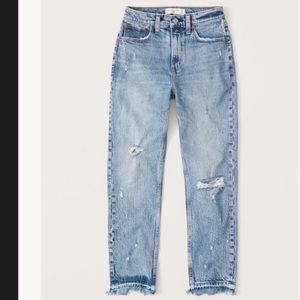 Abercrombie & Fitch - The Mom High Rise - Color Light Ripped Wash - Sz 26